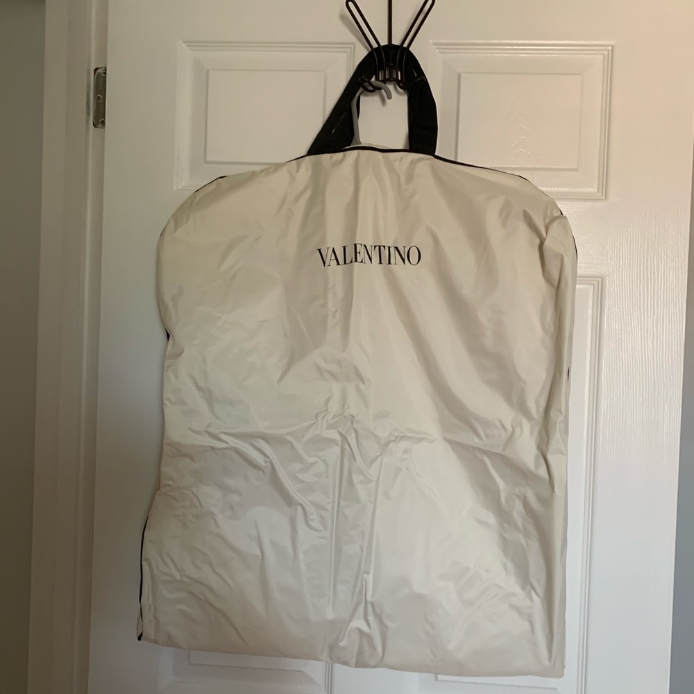 Valentino garment bag (2)